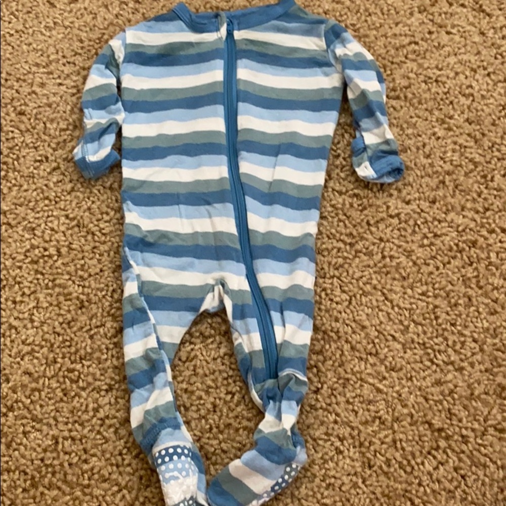 Kickee stripe zipper footie 0-3 months